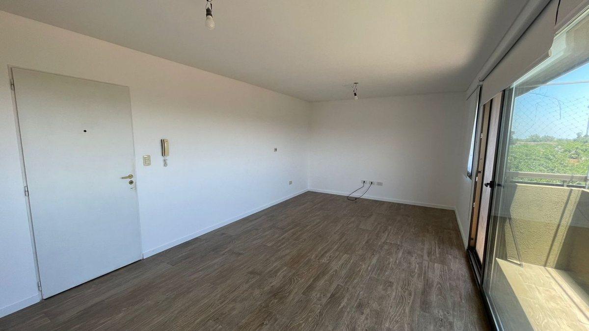 Foto de VENTA DPTO 4 AMB CASTELAR NORTE COCHERA Y TERRAZA, imagen 4