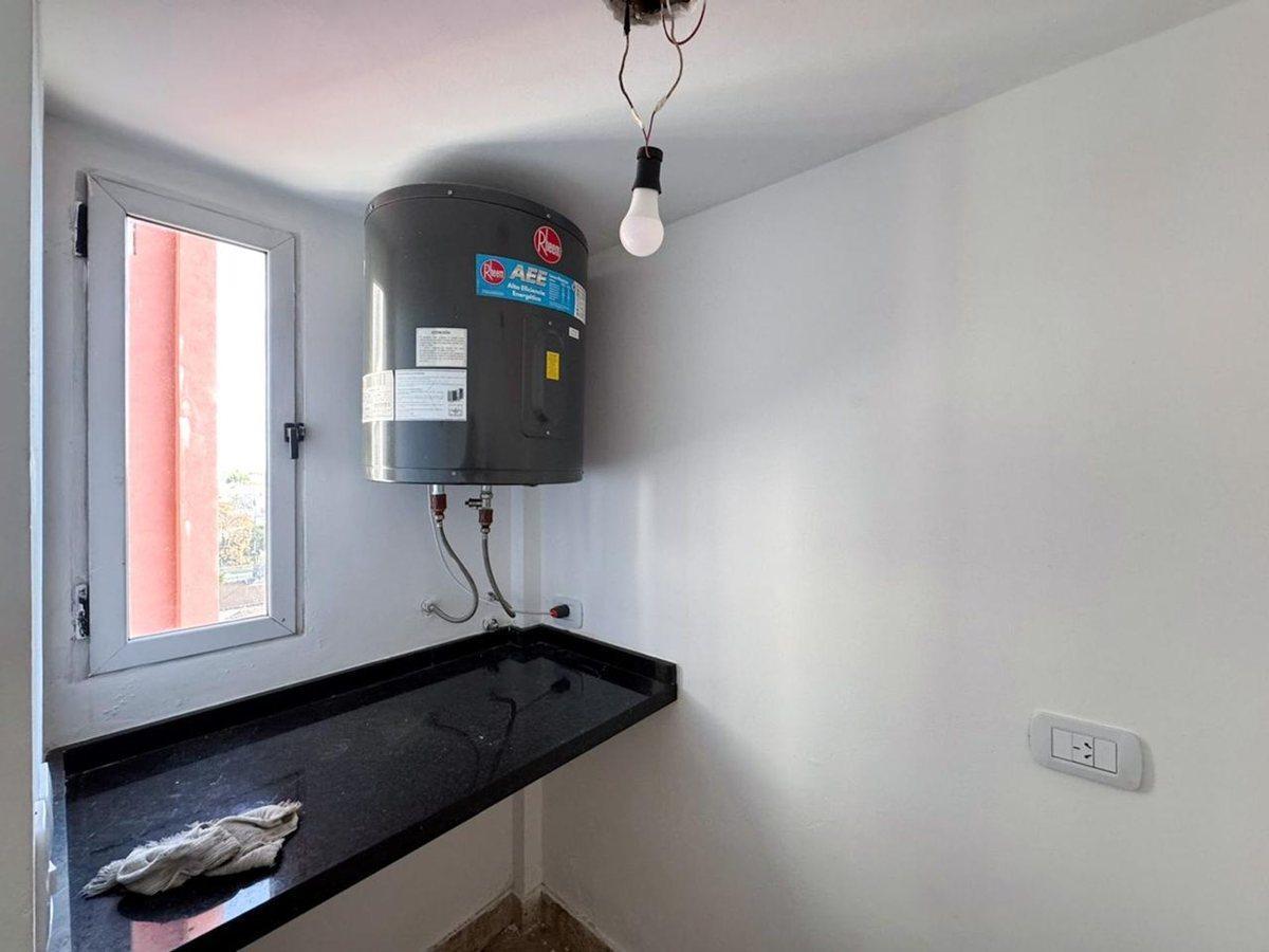 Foto de VENTA DEPARTAMENTO 3 AMBIENTES C/ COCHERA EN MORON, imagen 3