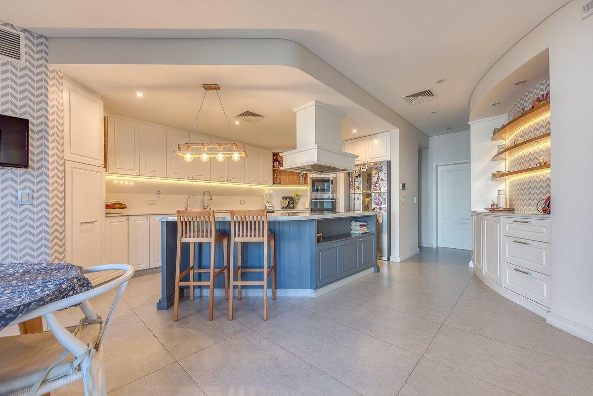Foto de CASA DE CATEGORIA PREMIUM CASTELAR -PILETA QUINCHO, imagen 4