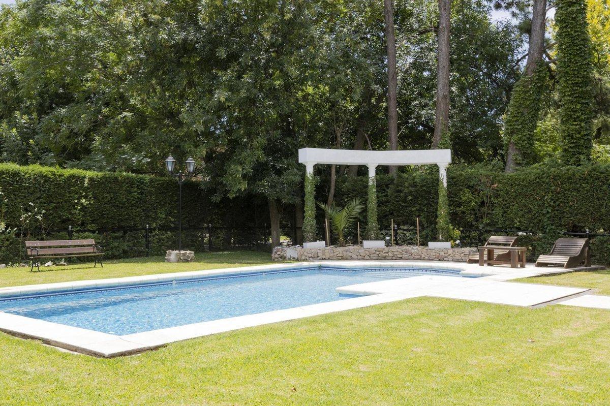 Foto de CASA VENTA 5 AMB EL PARAISO LOTE 2800 PISCINA/PARQ, imagen 1