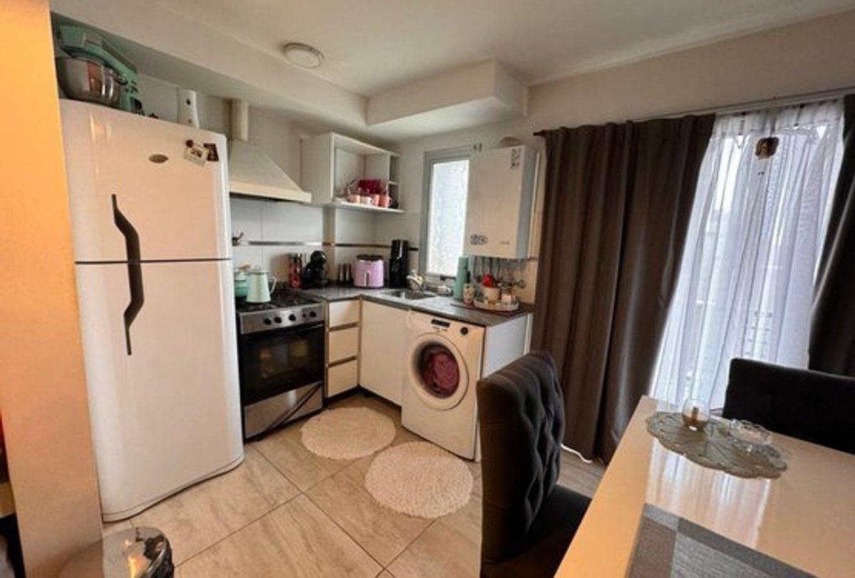 Foto de VENTA DPTO 2AMB SEMIPISO BALCON AL FRENTE MORON, imagen 3