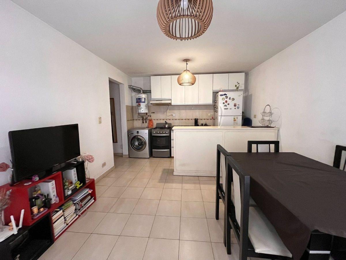 Foto de DEPARTAMENTO 2 AMB EN MORON IMPECABLE APTO CRED, imagen 3