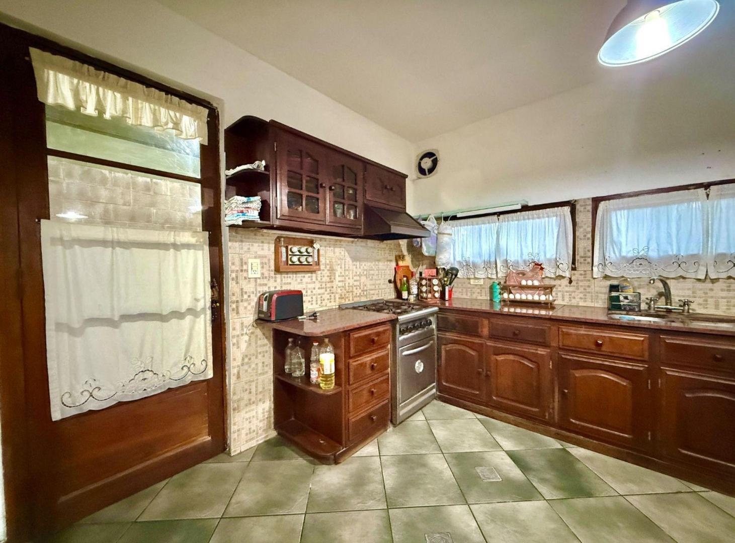 Foto de CASA VENTA 4AMB ITUZAINGO PILETA, imagen 2