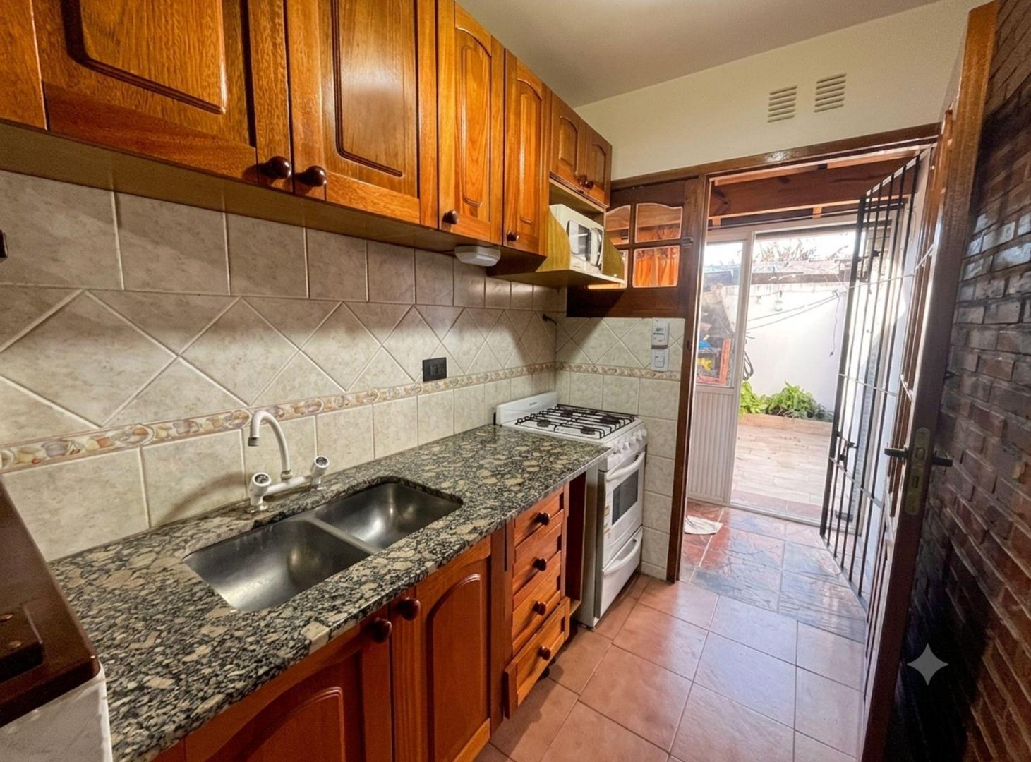 Foto de VENTA DUPLEX 3AMB CON PATIO Y PARRILLA MORENO, imagen 2