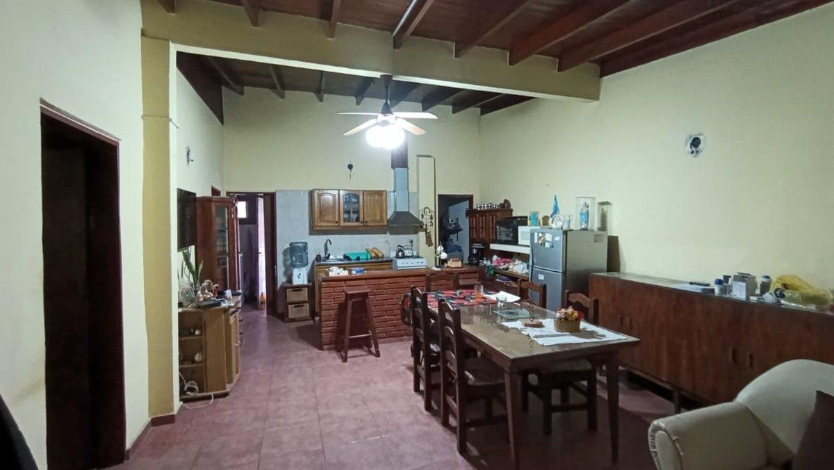 Foto de VENTA CASA 3 AMBIENTES CON QUINCHO EN LIBERTAD, imagen 1