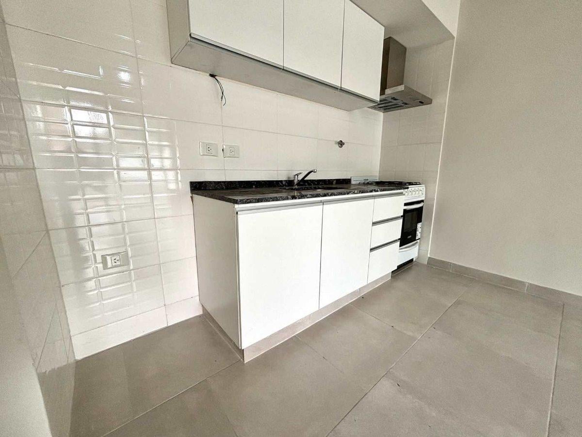 Foto de Venta Departamento 2 amb con patio privado Moreno, imagen 3