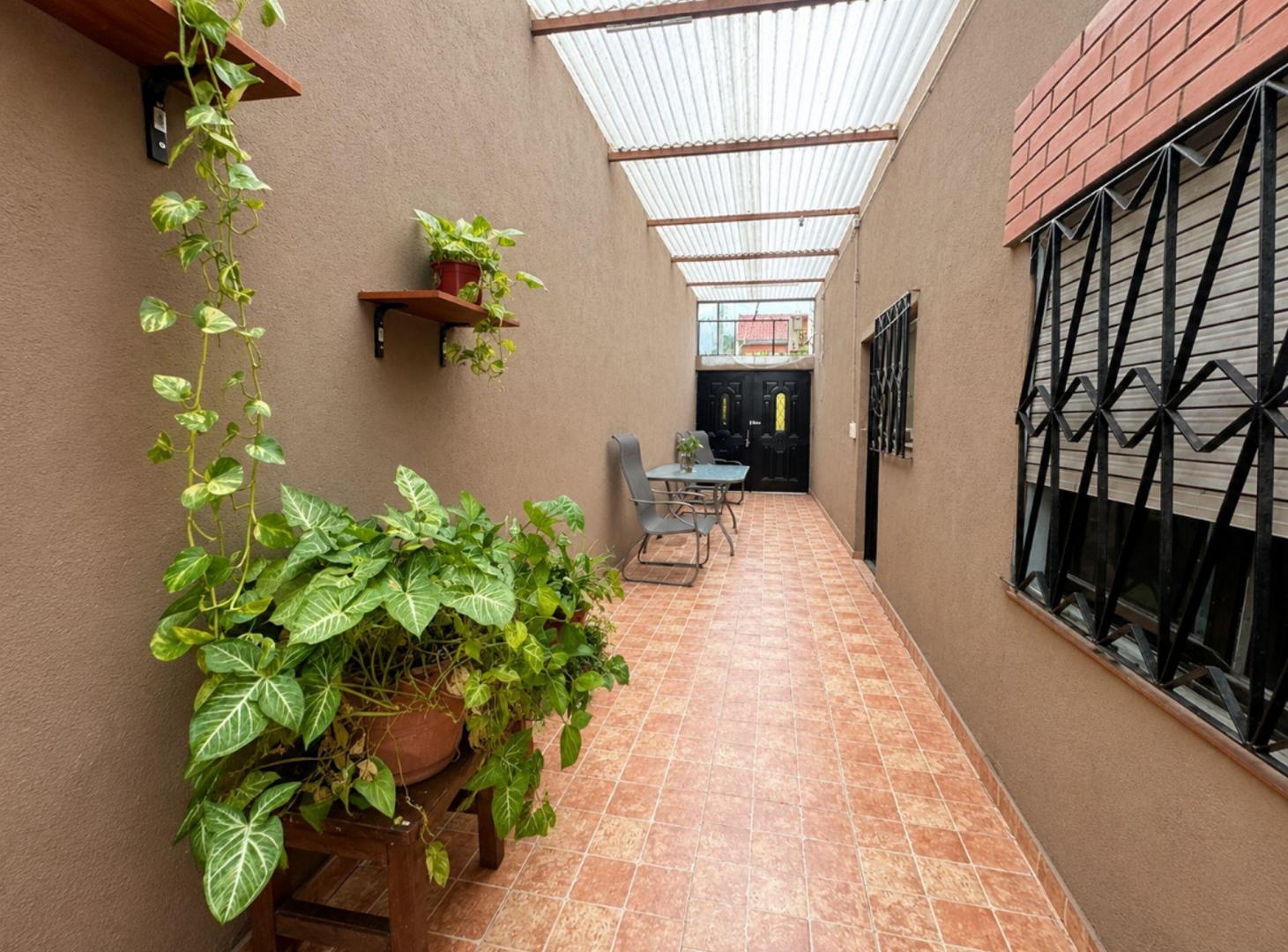 Foto de VENTA CASA 3 AMB SAN JUSTO GARAGE PATIO AP CRÉDITO, imagen 1