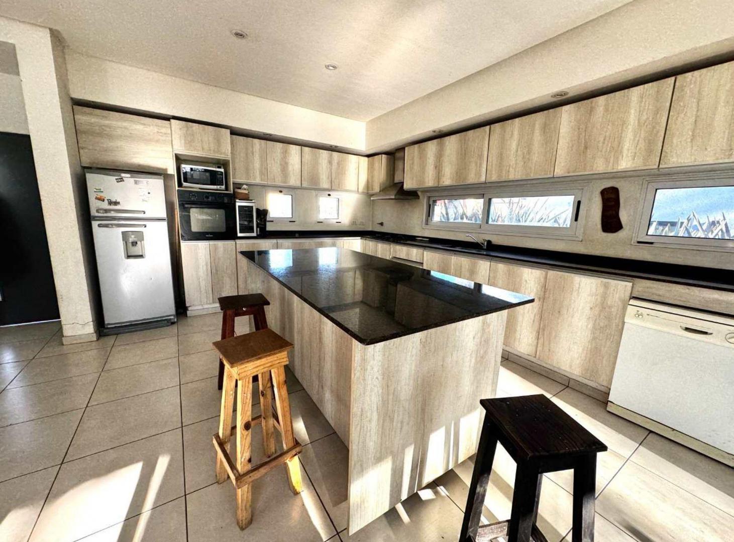Foto de Venta Casa Lote Central La Cesarina, imagen 2