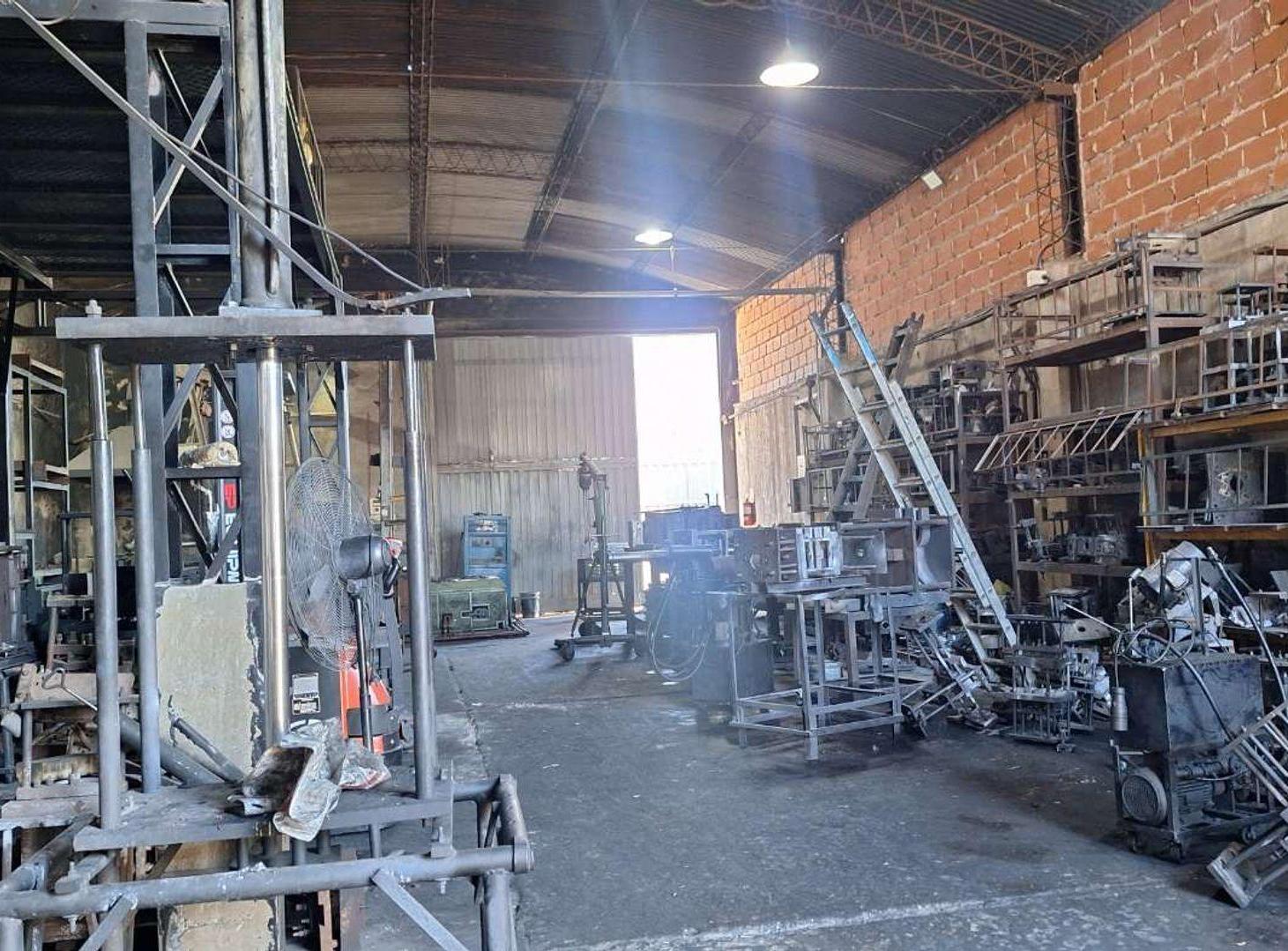 Foto de VENTA GALPÓN DEPÓSITO TALLER MERLO SUR, imagen 4