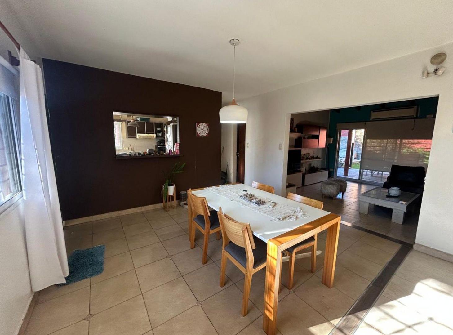 Foto de VENTA CASA 4AMB ITUZAINGO PB PILETA COCHERA 400M2, imagen 4