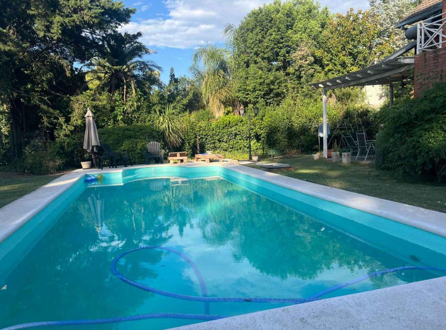 VENTA CASA 4 AMB PISCINA  B. SANTA AMELIA CUOTAS