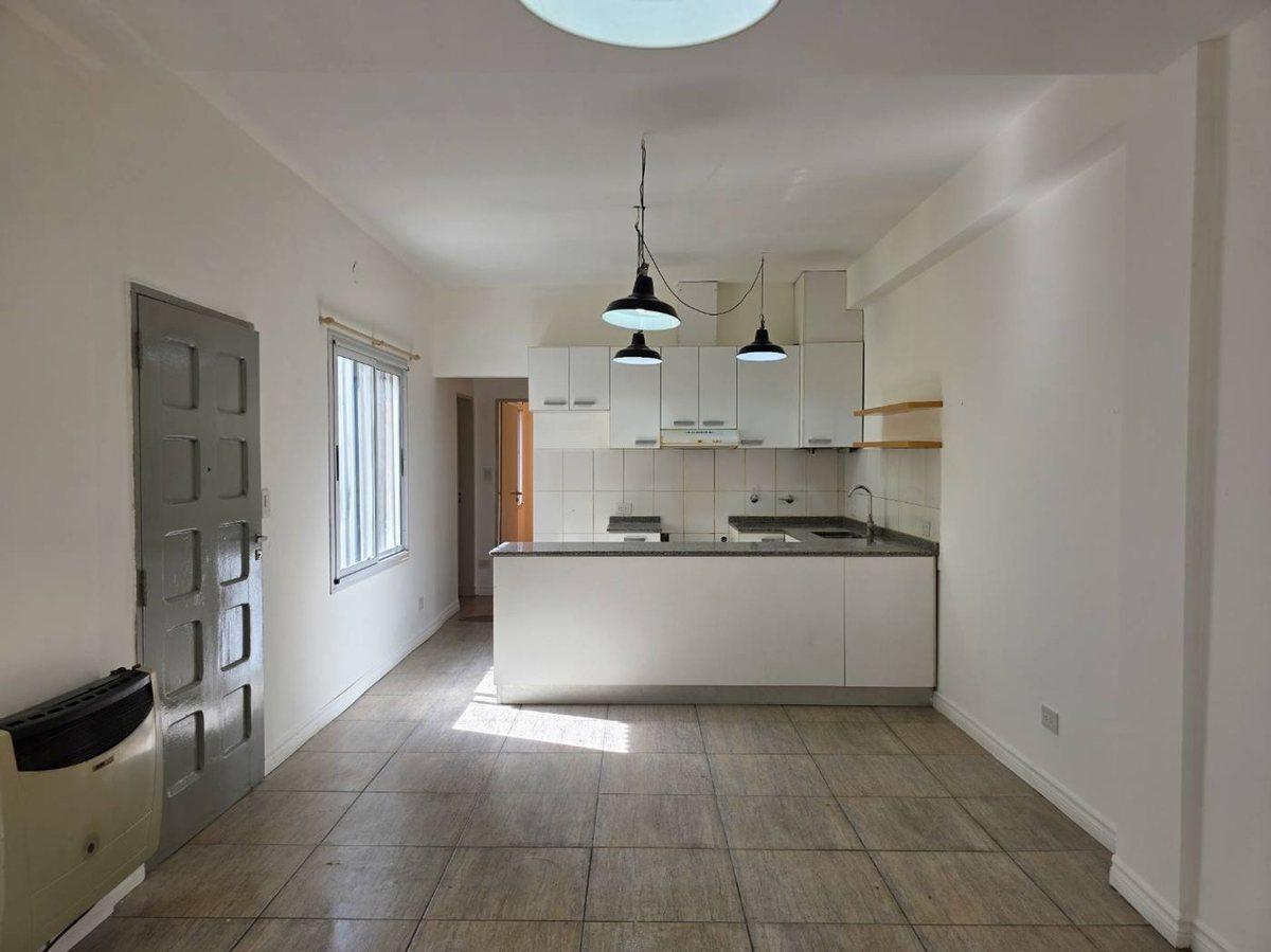 Foto de VENTA PERM PH 3 AMB CON PATIO COCHERA C COMERCIAL, imagen 5