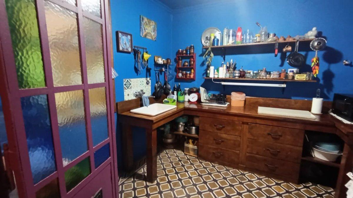 Foto de VENTA CASA 4 AMB CON PILETA Y PARQUE EN CASTELAR, imagen 3