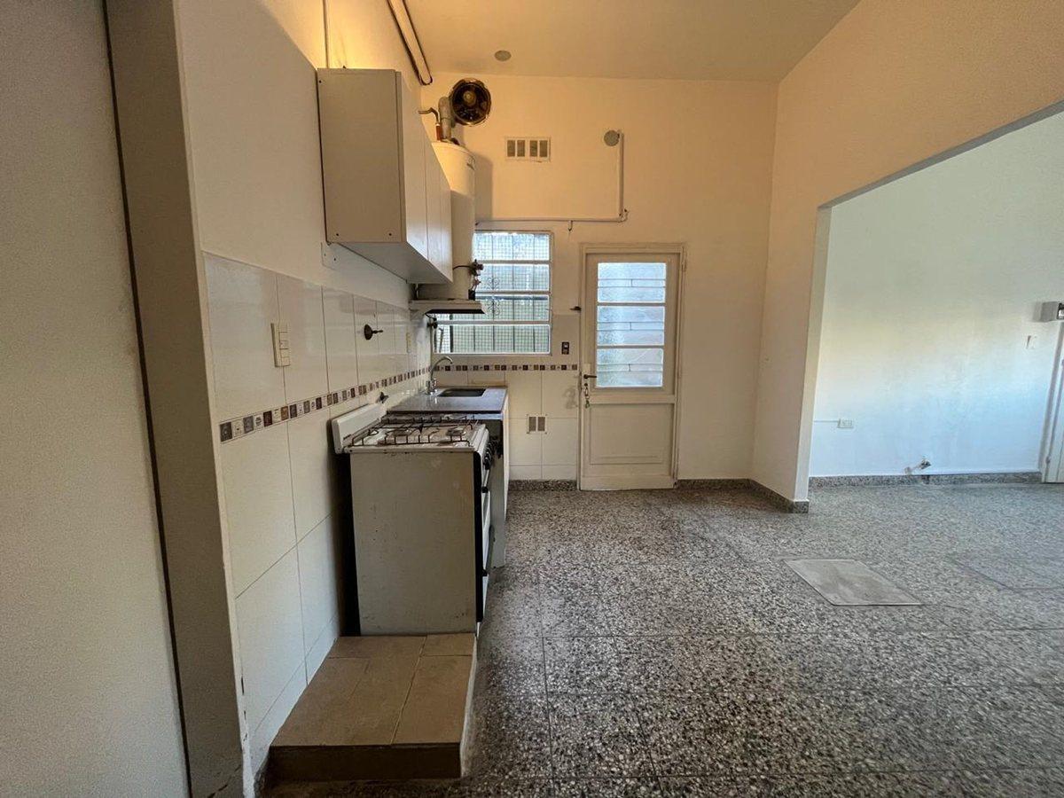 Foto de VENTA PH 3 AMB + ESCRITORIO EN PLANTA BAJA MORON, imagen 4