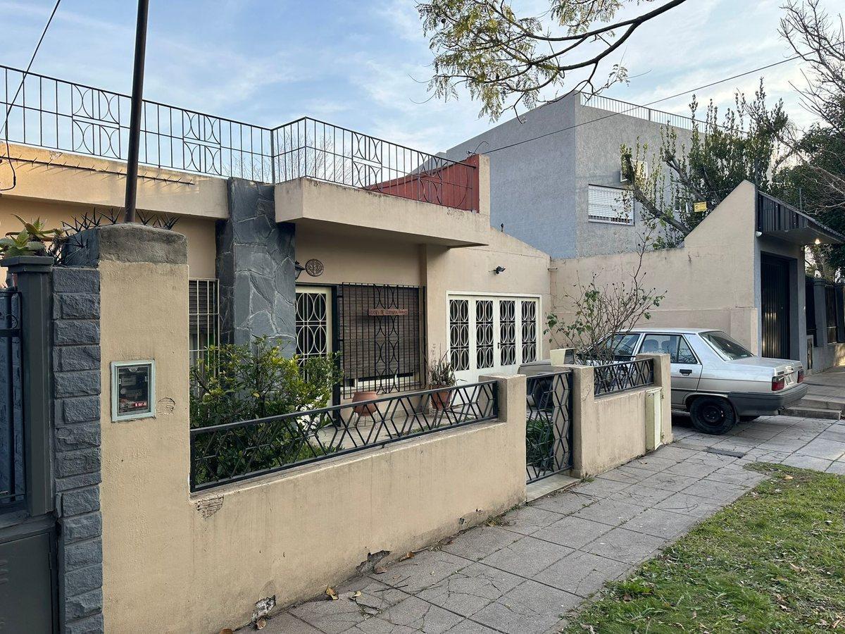 Foto de VENTA CASA 4 AMBIENTES COCHERA LOTE PPIO ITUZAINGO, imagen 3