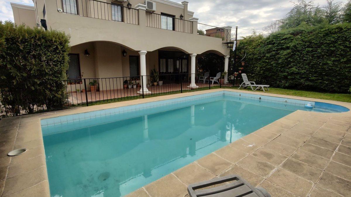 Foto de VENTA PROPIEDAD COUNTRY BANCO PROVINCIA 6 AMB., imagen 1