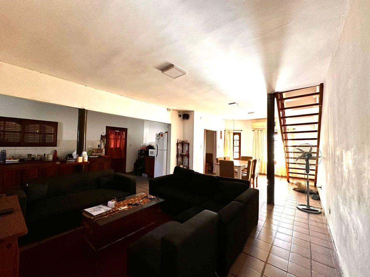 Foto de VENTA CASA 5 AMB LUJAN JARDIN Y PARQUE, imagen 5