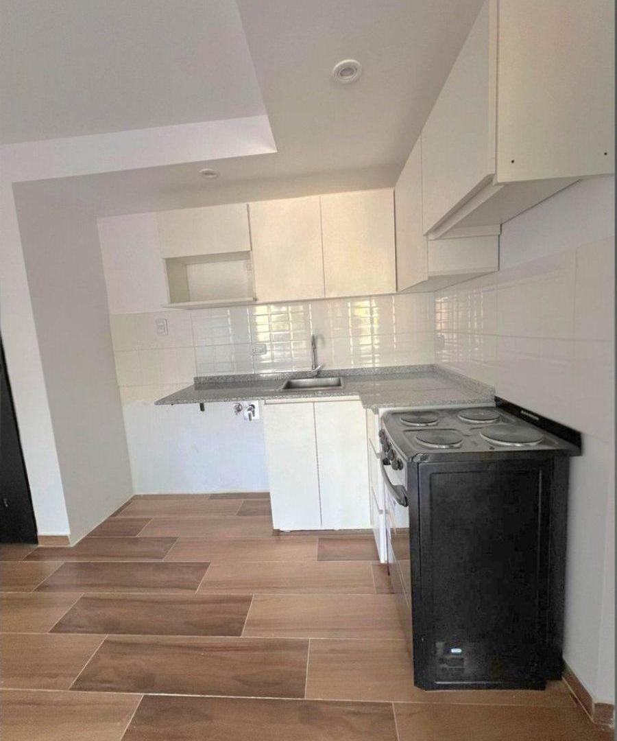 Foto de VENTA DEPARTAMENTO 2 AMBIENTES FRENTE C/ GYM MORON, imagen 4