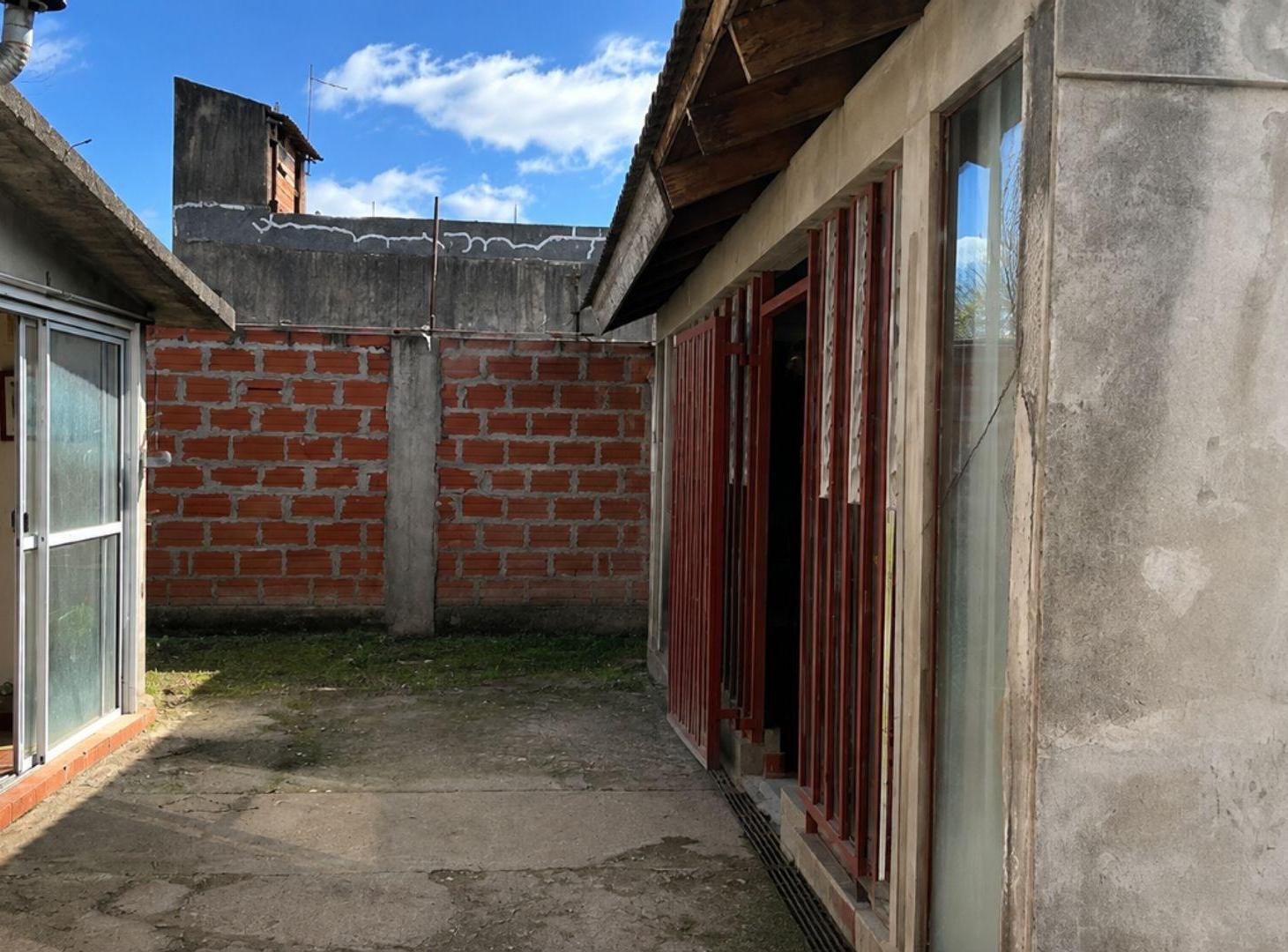 Foto de CASA EN VENTA 3 AMBIENTES CON COCHERA EN MERLO, imagen 4