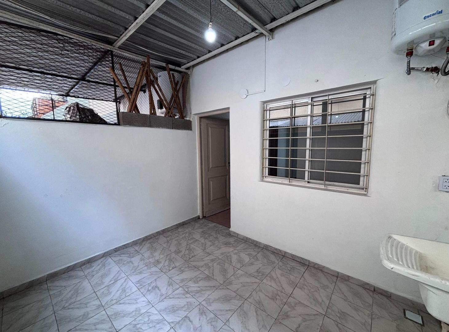 Foto de VENTA DEPARTAMENTO 2 AMB CON COCHERA Y PATIO, imagen 3