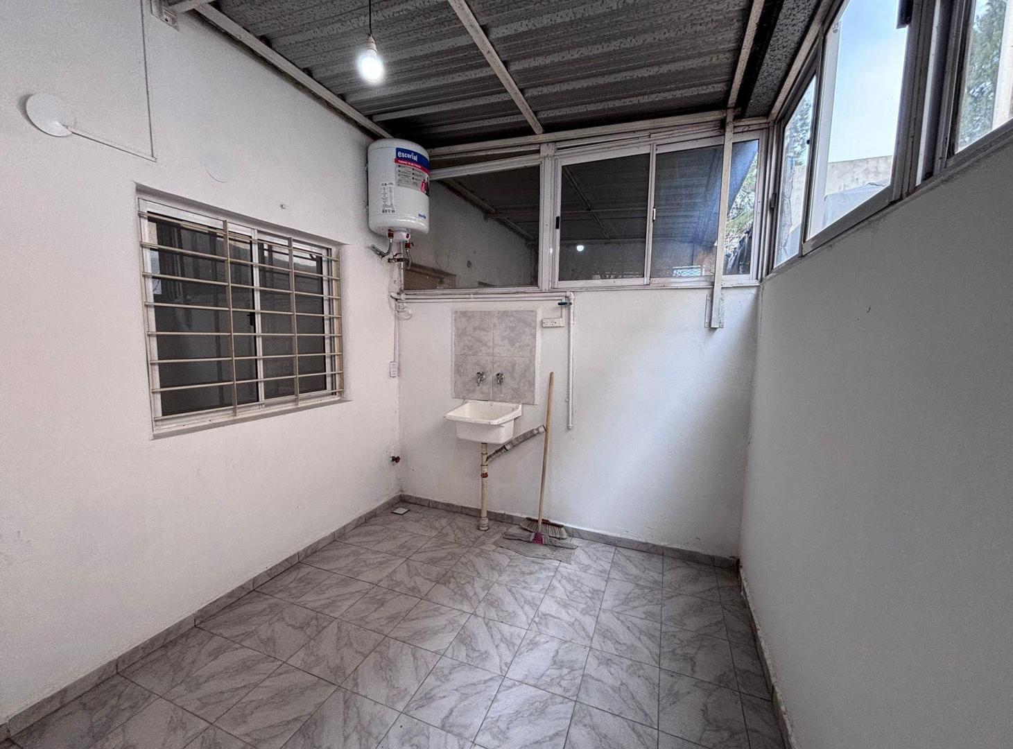 Foto de VENTA DEPARTAMENTO 2 AMB CON COCHERA Y PATIO, imagen 4