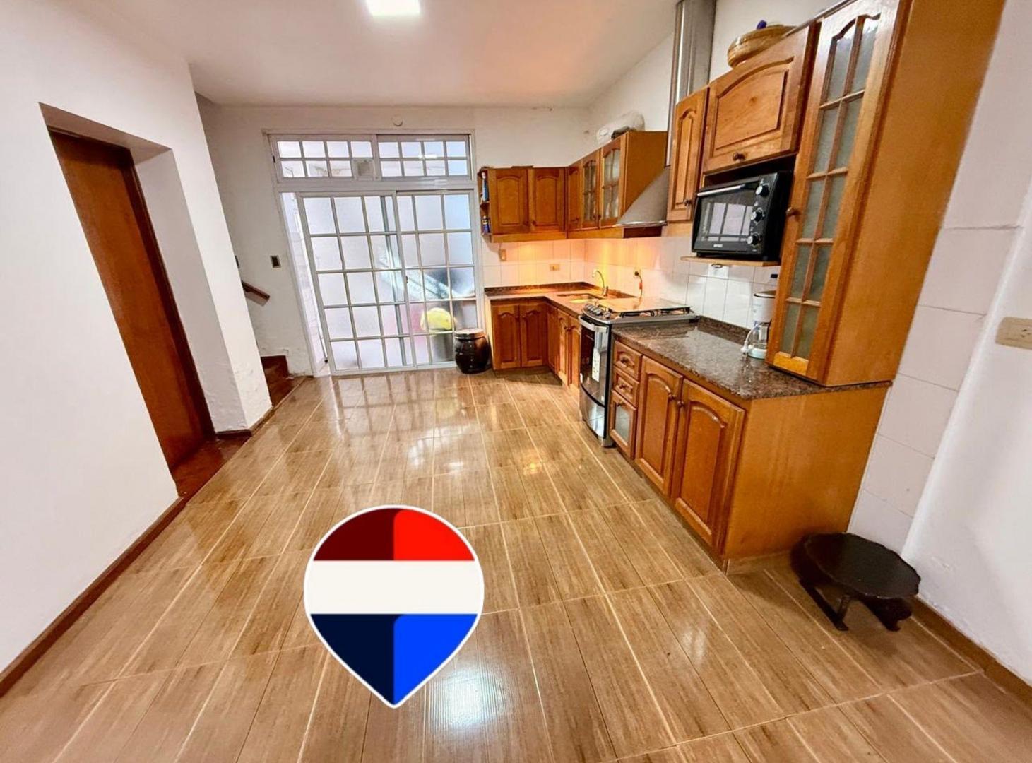 Foto de VENTA CASA 5 AMBIENTES PARQUE AVELLANEDA COCHERA, imagen 4
