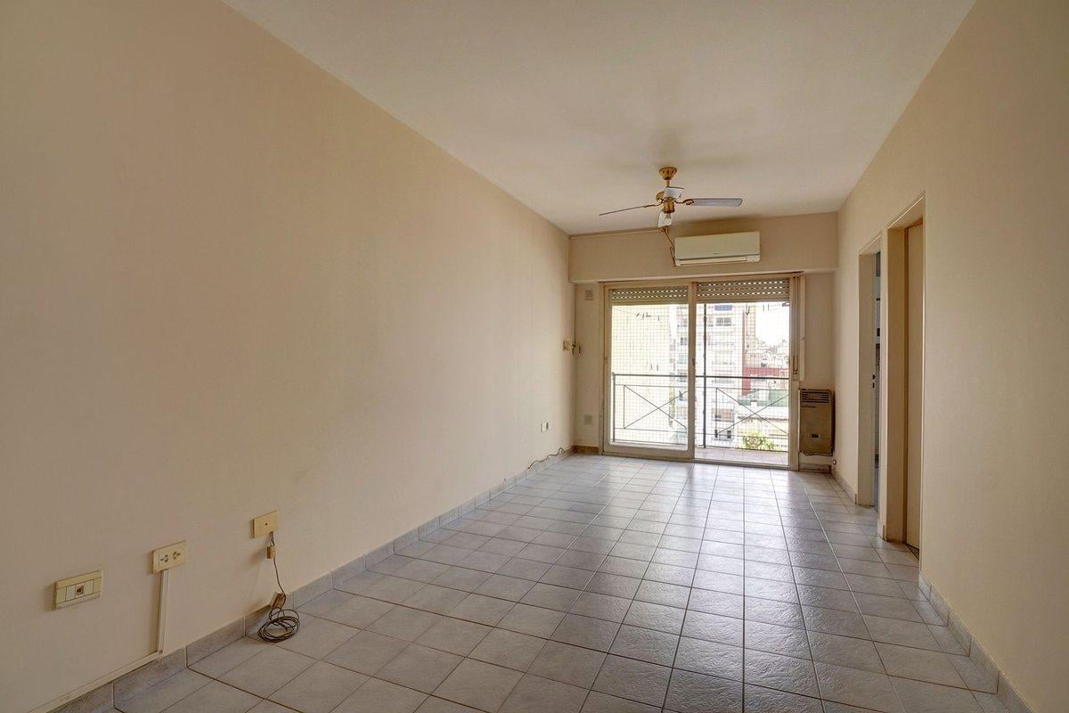 Foto de VENTA Monoambiente PISO ALTO Balcón Caballito, imagen 1