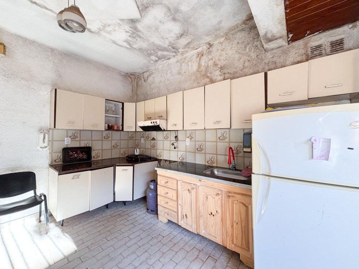 Foto de VENTA CASA 3 AMB A REFACCIONAR - PARQUE LELOIR, imagen 4