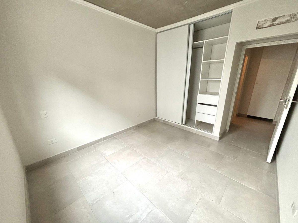 Foto de Venta Departamento 2 amb con patio privado Moreno, imagen 2