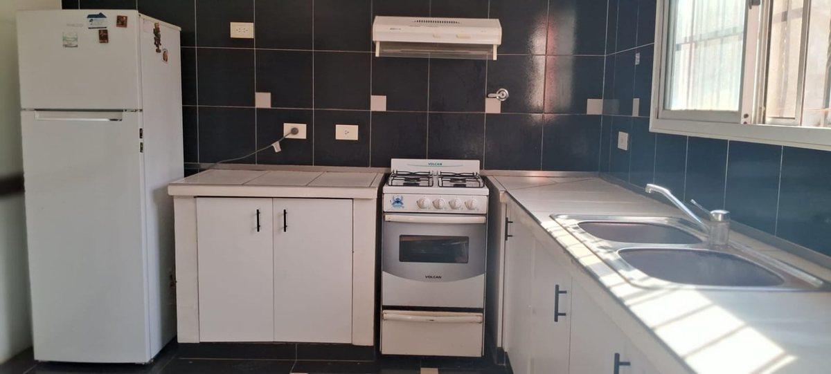Foto de VENTA CASA 4 AMBIENTES LA CAUTIVA PTE:DERQUI, imagen 2
