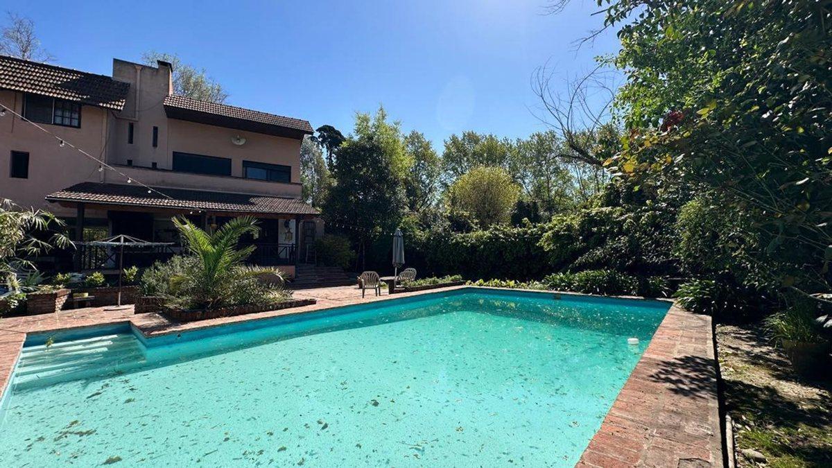 Foto de VENTA CASA 4 AMB PILETA QUINCHO - PARQUE LELOIR, imagen 4