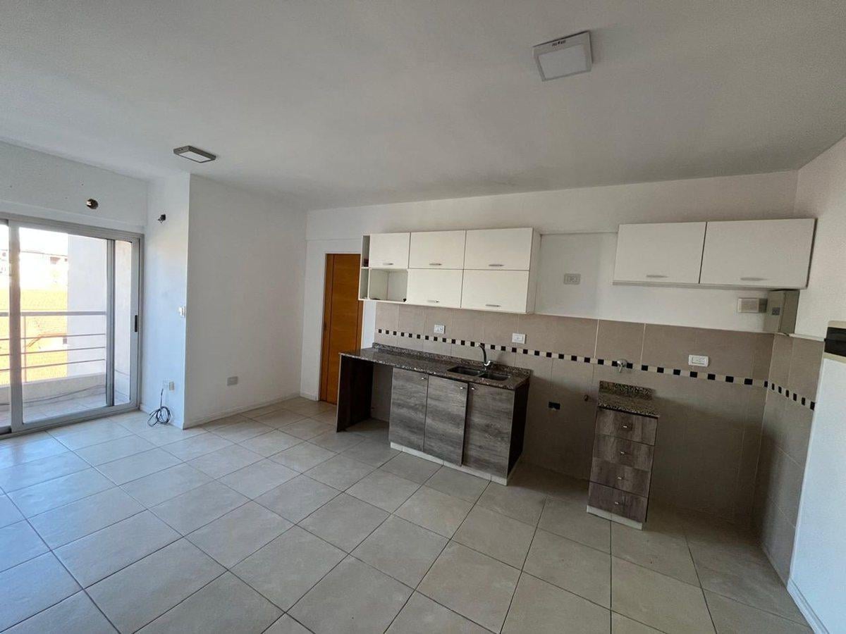 Foto de VENTA DEPTO 2 AMB BALCON Y PILETA FRENTE APTO CRED, imagen 4