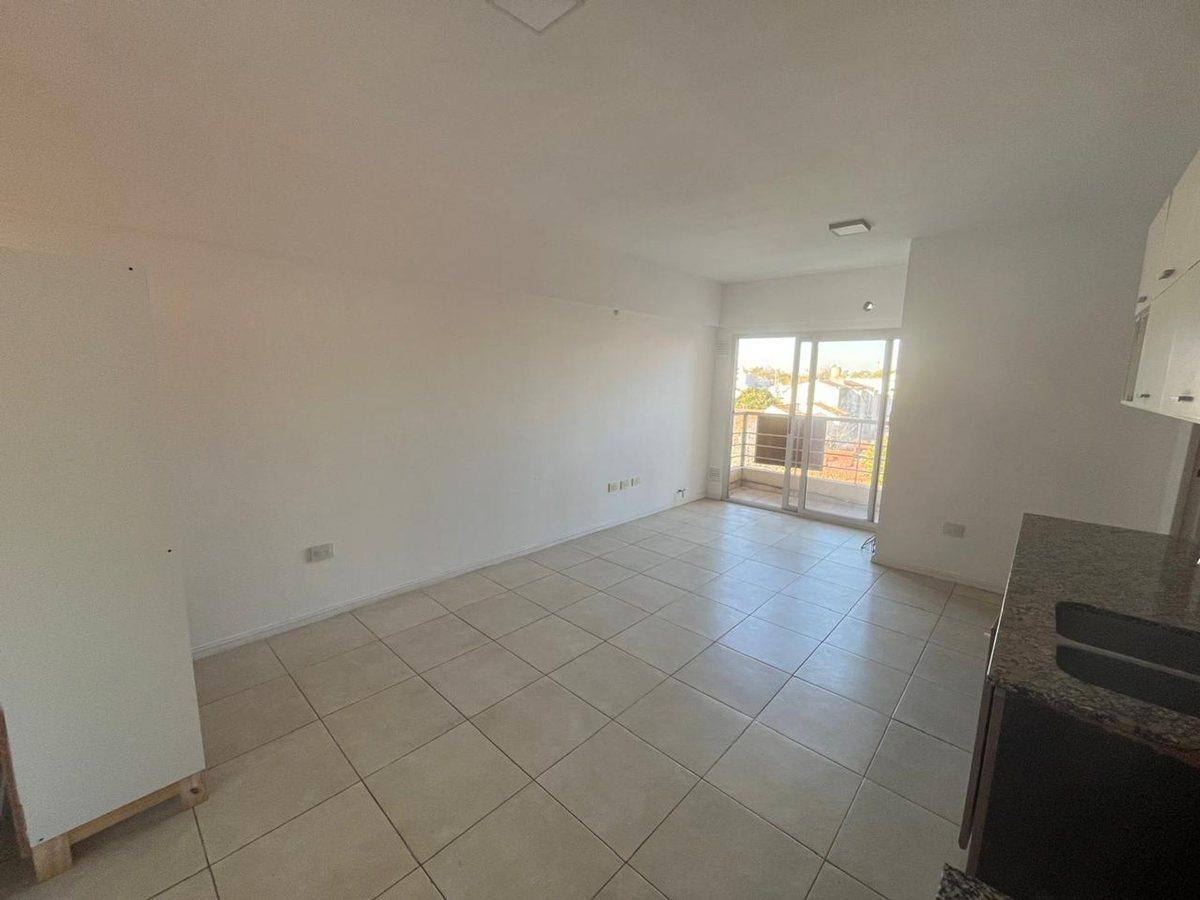 Foto de VENTA DEPTO 2 AMB BALCON Y PILETA FRENTE APTO CRED, imagen 3