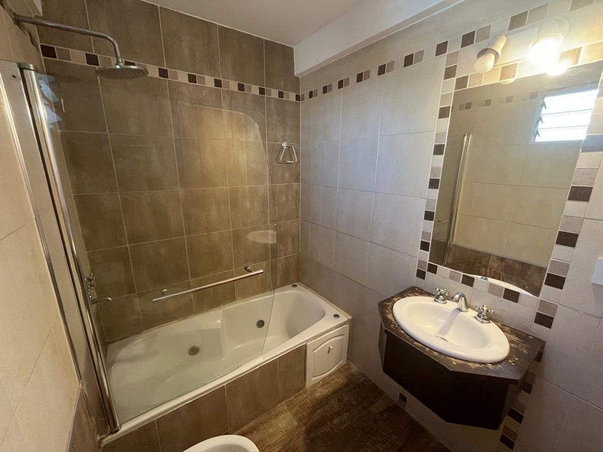 Foto de VENTA DEPTO 2 AMB BALCON Y PILETA FRENTE APTO CRED, imagen 1