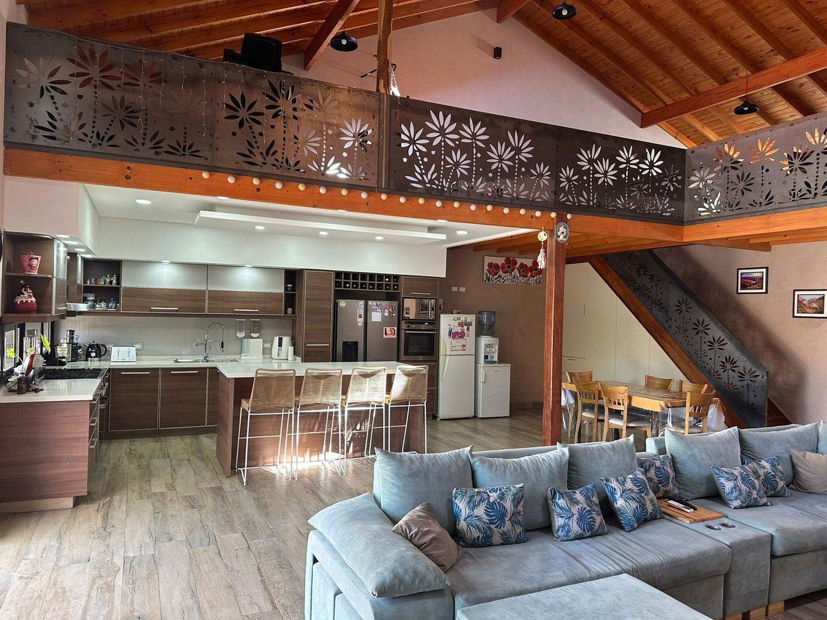 Foto de CASA EN VENTA 5 AMB C/PISCINA Y 2 COCHERAS MORON, imagen 1