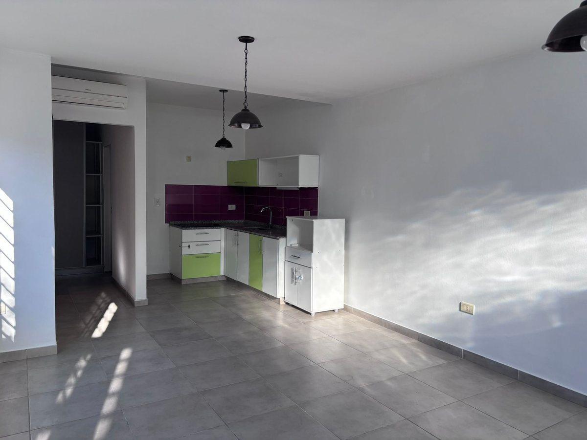 Foto de VENTA DPTO 2 AMBIENTES CON COCHERA APTO CREDITO, imagen 3