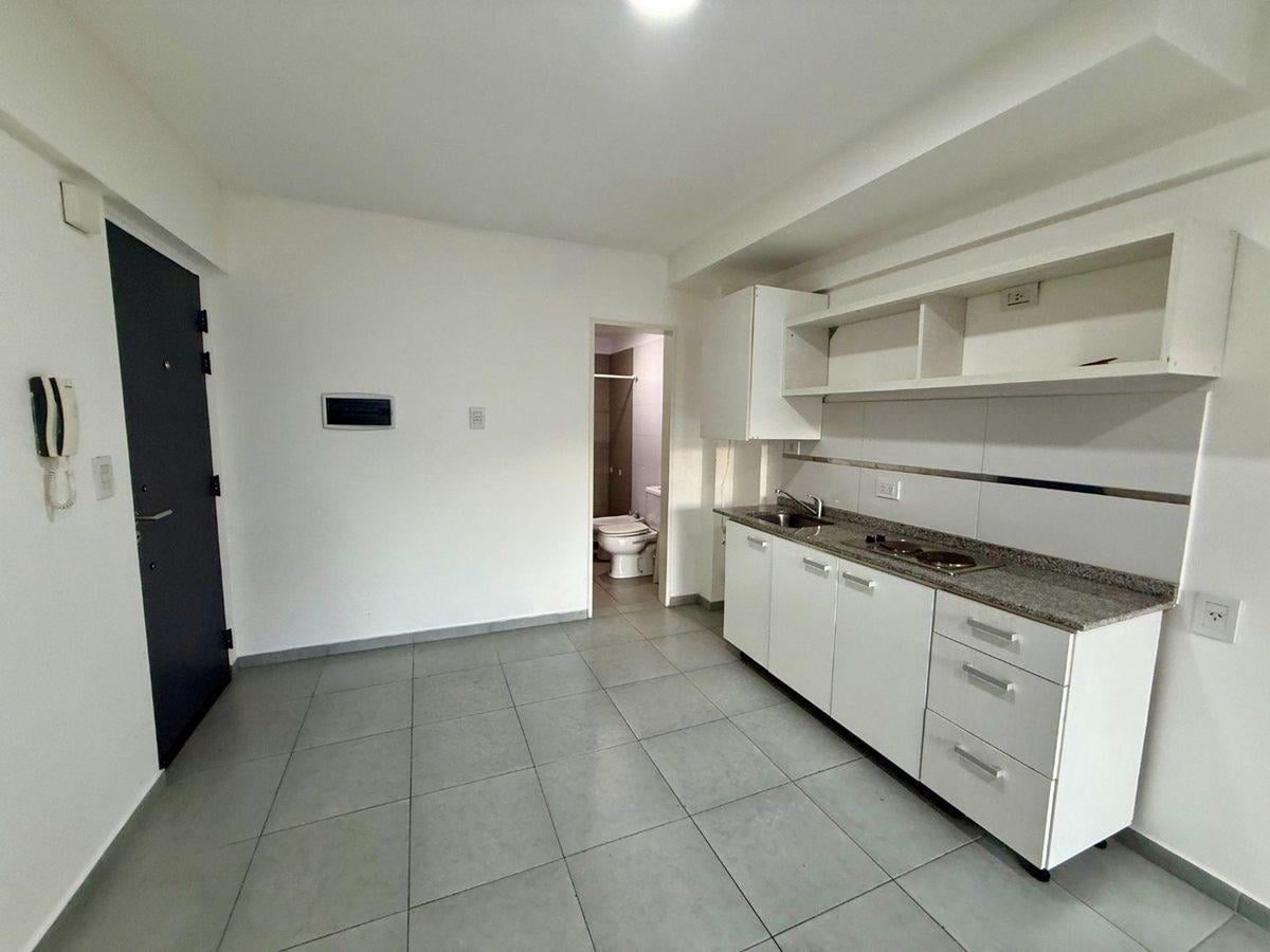 Foto de ALQUILER MONOAMBIENT BALCON ZONA TRIBUNALES MORON, imagen 1