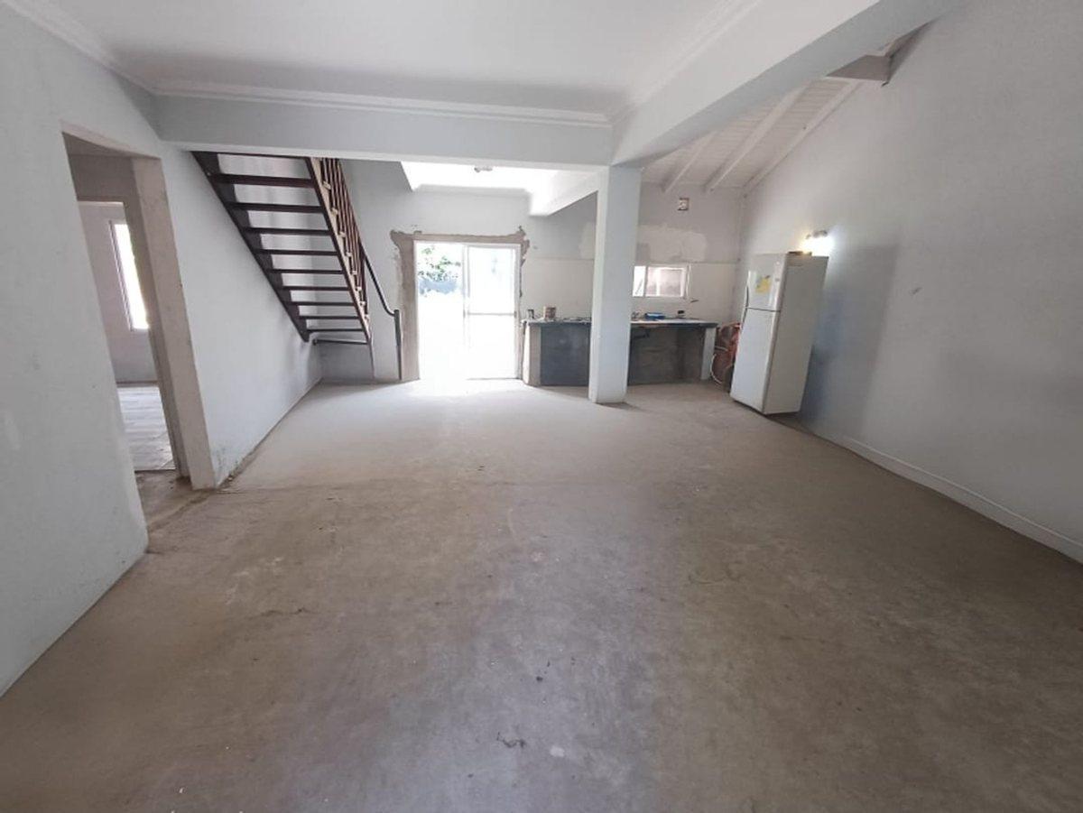 Foto de VENTA CASA MODERNA A ESTRENAR 4 AMBIENTES PERMUTA, imagen 1
