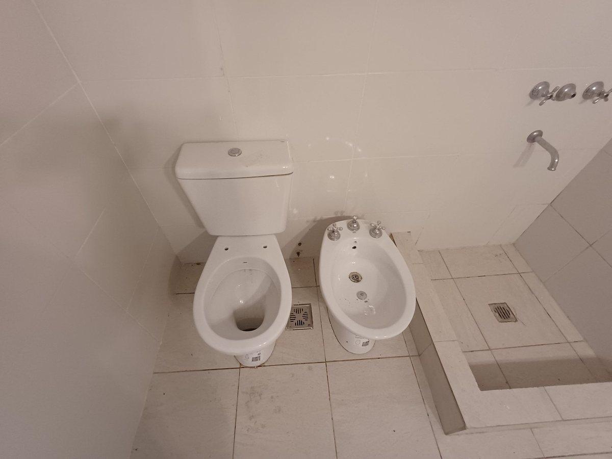 Foto de VENTA CASA MODERNA A ESTRENAR 4 AMBIENTES PERMUTA, imagen 4
