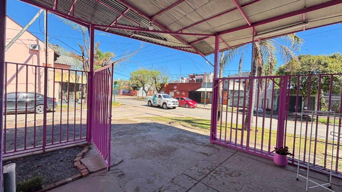 Foto de VENTA LOCAL GALPON. CON DEPARTAMENTOS MERLO, imagen 4