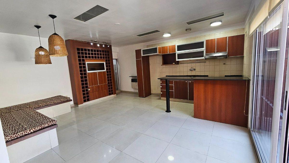 Foto de VENTA PH 4 AMB PILETA Y QUINCHO PARQUE AVELLANEDA, imagen 1