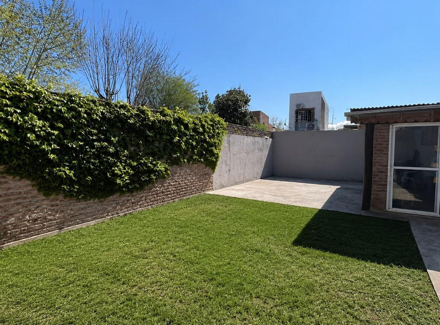 Foto de VENTA CASA 4 AMB Y DEPTO 3 AMB HURLINGHAM MORRIS, imagen 2
