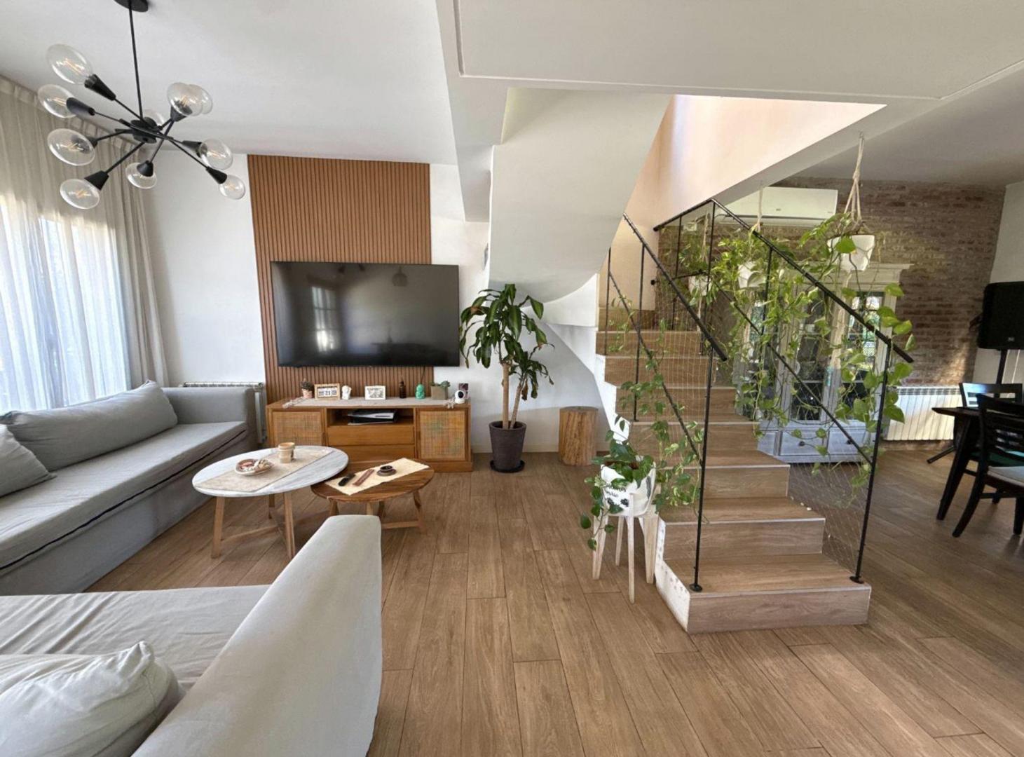 Foto de CASA 4 AMBIENTES PARQUE Y PILETA MORENO, imagen 4