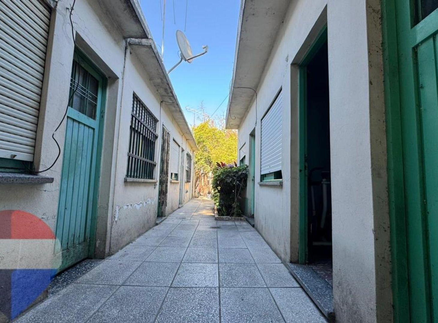 Foto de VENTA COMPLEJO HABITACIONAL A RECICLAR EN CASTELAR, imagen 1