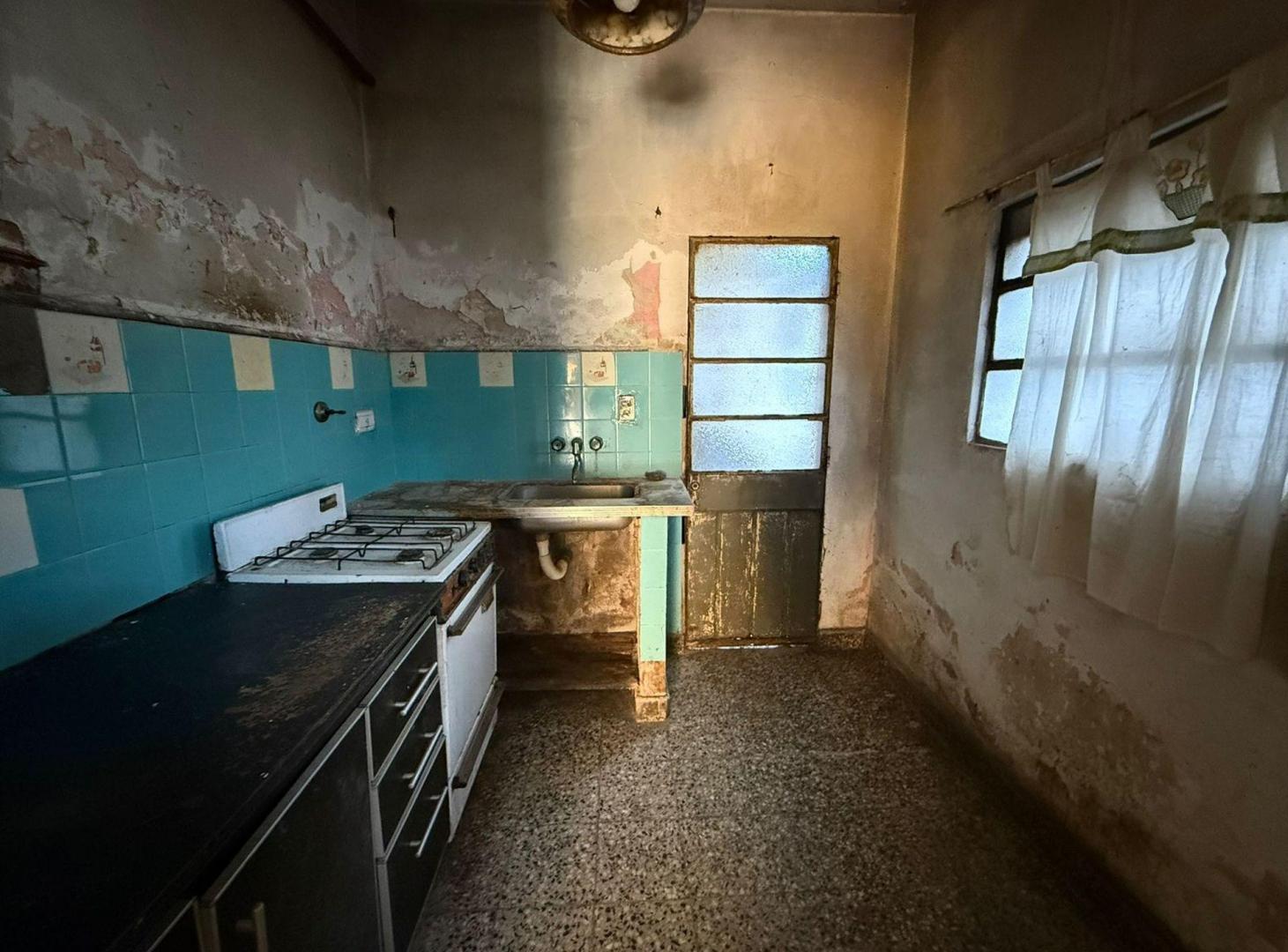 Foto de VENTA PH 3 AMB C/TERRAZA A RECICLAR EN MORÓN, imagen 2
