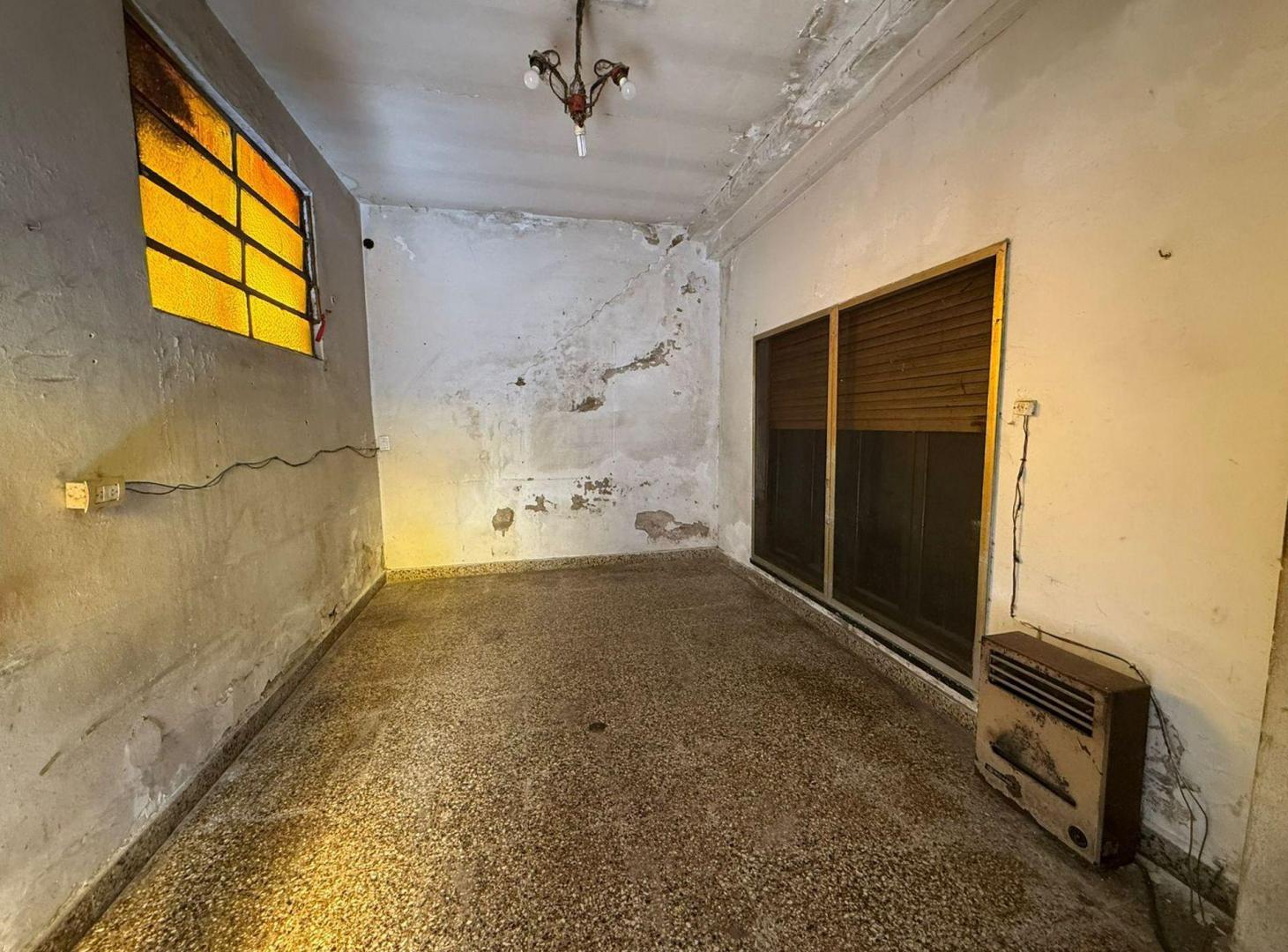 Foto de VENTA PH 3 AMB C/TERRAZA A RECICLAR EN MORÓN, imagen 1