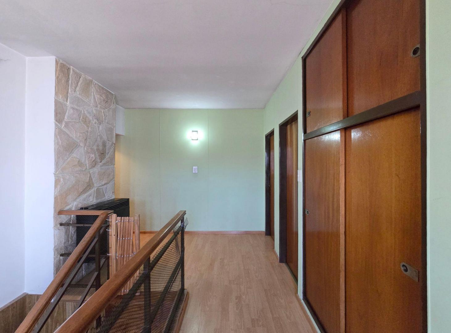 Foto de VENTA CASA 4 AMBIENTES PARQUE CASTELAR, imagen 4
