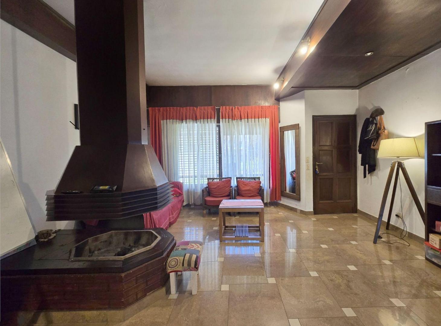 Foto de VENTA CASA 4 AMBIENTES PARQUE CASTELAR, imagen 3