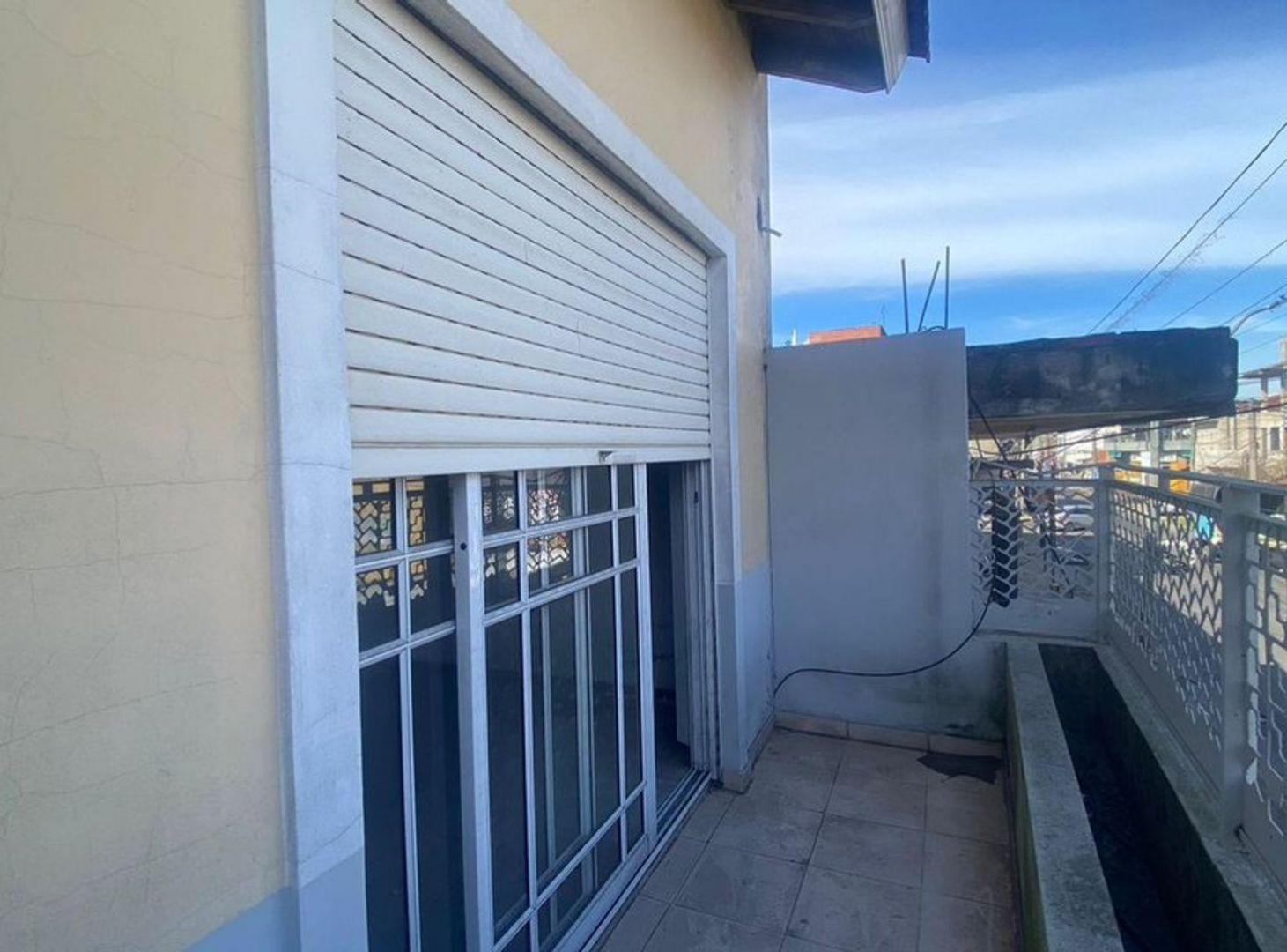 Foto de VENTA DEPTO 2 AMB C/PATIO EN MORON, imagen 1