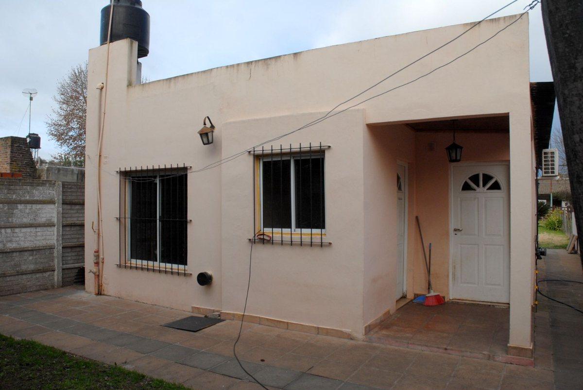 VENTA CASA  - ROQUE PEREZ- 744 m2